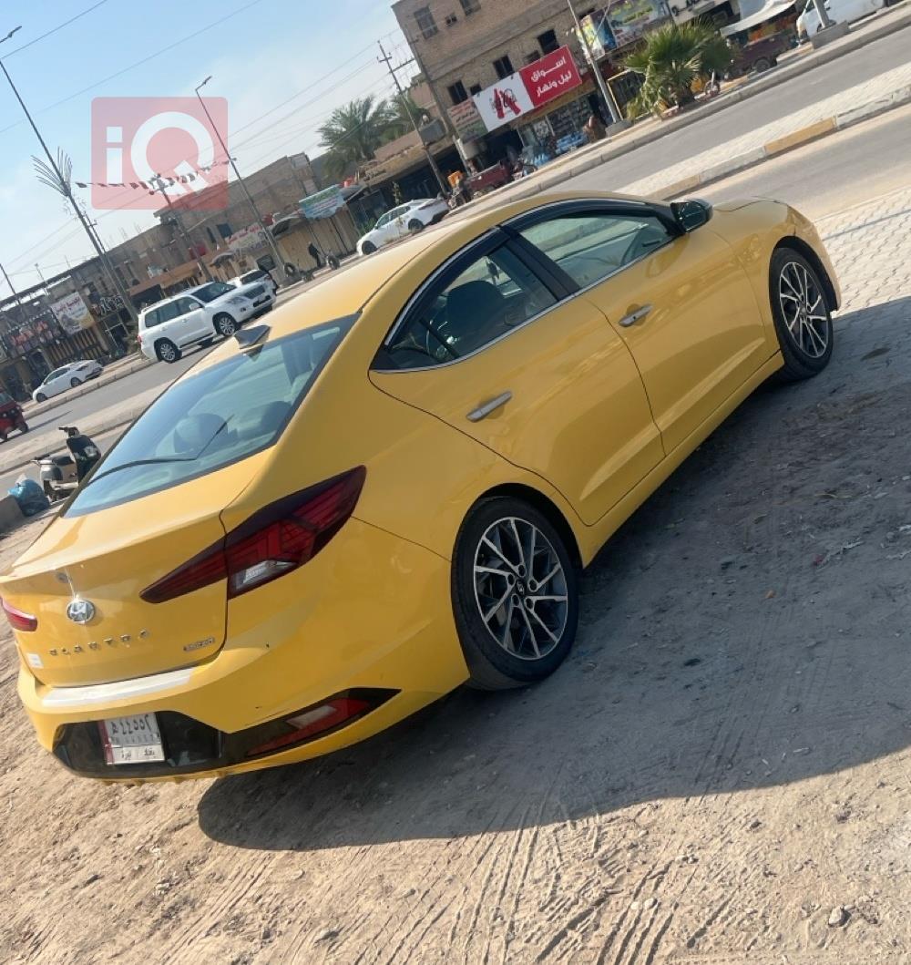 هیوندای ئەلەنترا